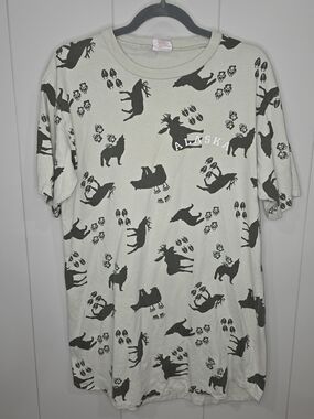 Vtg 90's OS Night Shirt. Cream Moose & Paw Print Pajama Top - Alaska Graphic